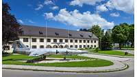 Stabsgebäude vom Technischen Ausbildungszentrum der Luftwaffe am Fliegerhorst Kaufbeuren