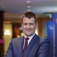 Dr. Bastian Giegerich