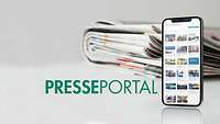 grünes Presseportal Wort Logo vor Zeitungen im Hintergrund und einem Handy mit News
