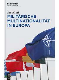 graues Cover mit der NATO-Fahne im Vordergrund, dahinter Fahnen von Mitgliedsstaaten