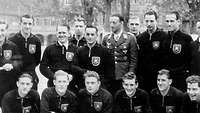 Die Spieler der deutschen Nationalmannschaft posieren für ein Gruppenfoto.